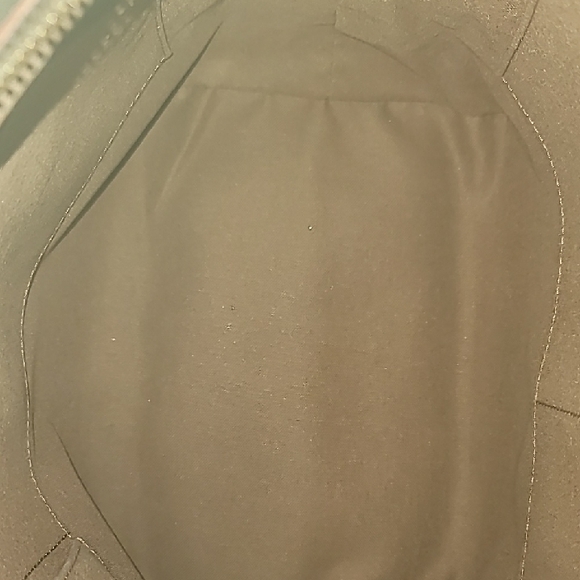 Louis Vuitton Classic Monogram Tote with Tan Accents - Picture 6 of 15